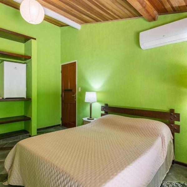Casa na Praia com Cachoeira Privativa