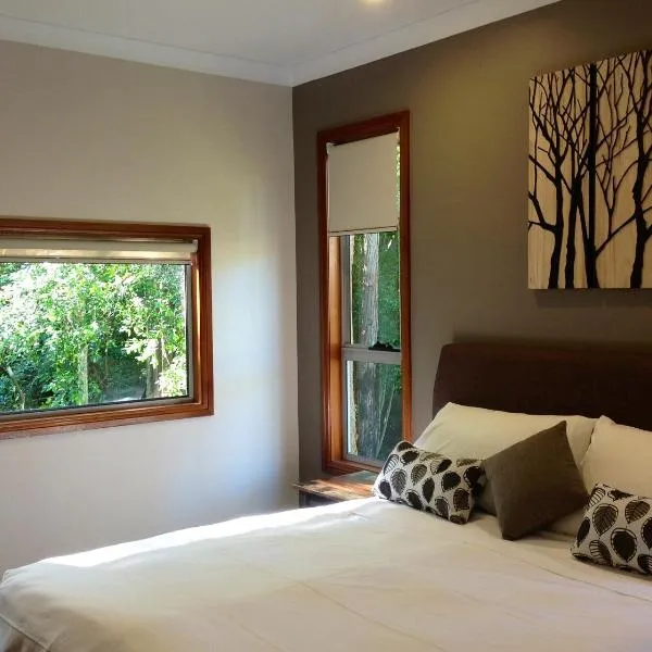 Mistinthegumtrees Eco Luxury Cabins, hotel v destinaci Cooranbong