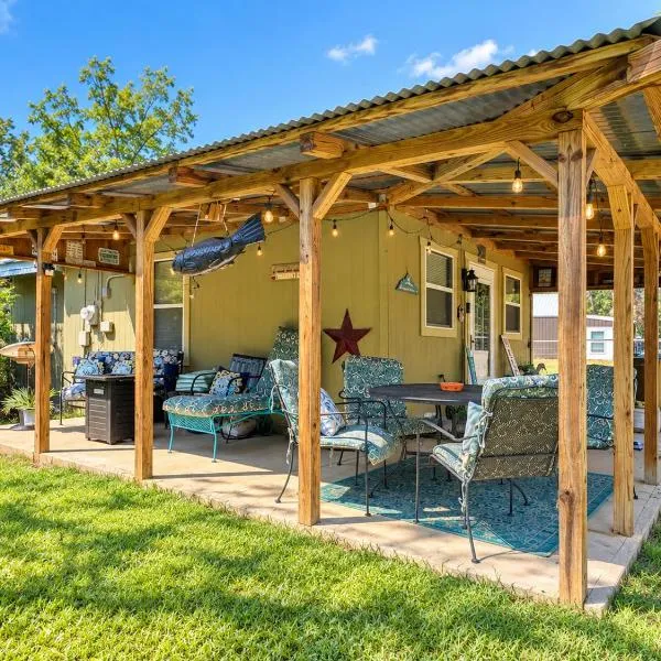 Sardis Lake - Tiny Studio Cabin, Hotel in Free Springs