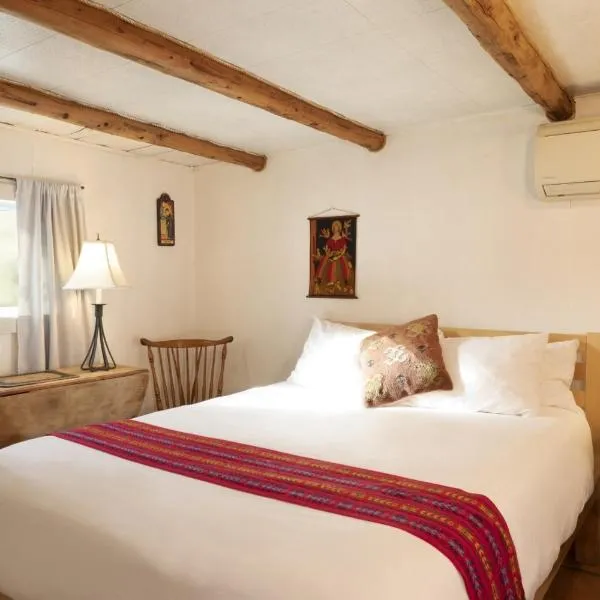 Taos Goji Farm & Eco-Lodge Retreat, hotel a Arroyo Seco