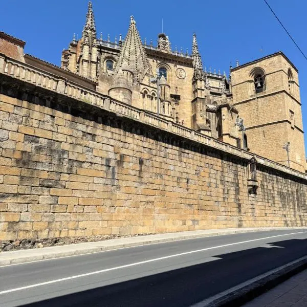 Las Dos Catedrales 2, hotel i Plasencia