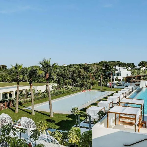 SO Sotogrande Spa and Golf Resort Hotel Costa del Sol, hótel í Sotogrande