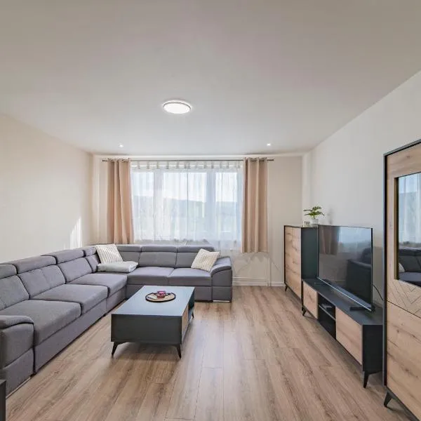 Apartmán s 2 spálňami pri lesoparku, ξενοδοχείο σε Prievidza