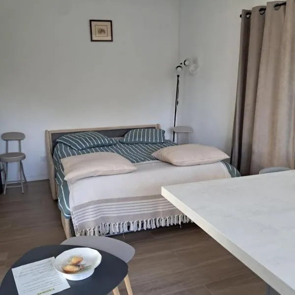 l'annexe, hotel sa Le Givre