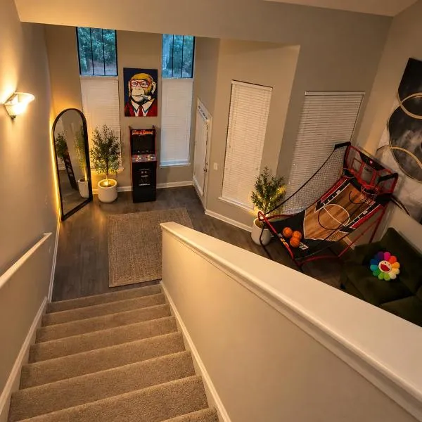 SKYLINE LOFT RETREAT Game Room Paradise, hotel em Atlanta