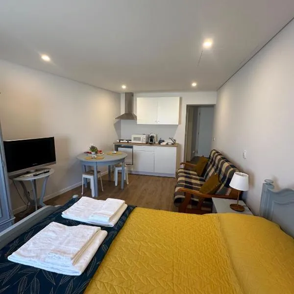 4 Seasons studio, hotel i Marinha das Ondas