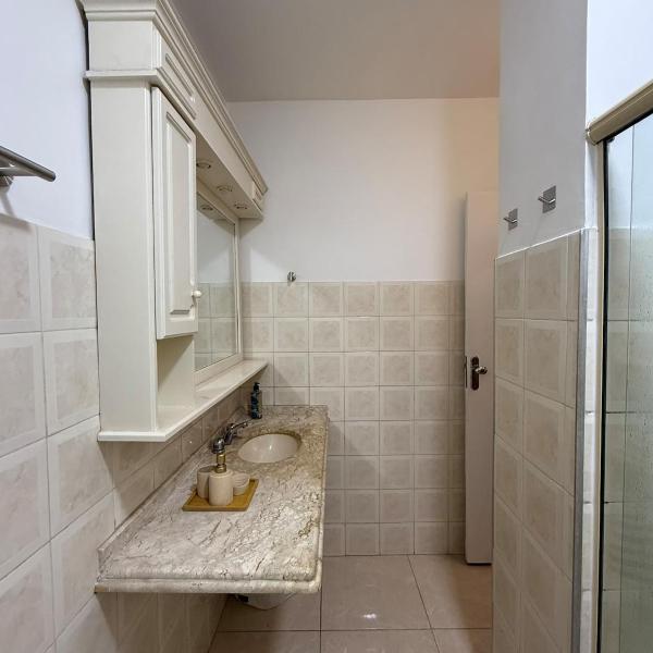 Newly renovated 2-bedroom apartment in the heart of Copa
