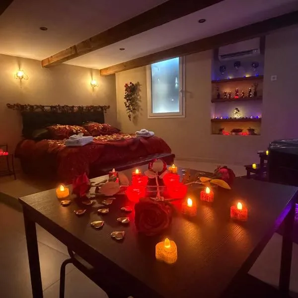 Le Cocon SPA Évasion Privée - jacuzzi -、リュネルのホテル