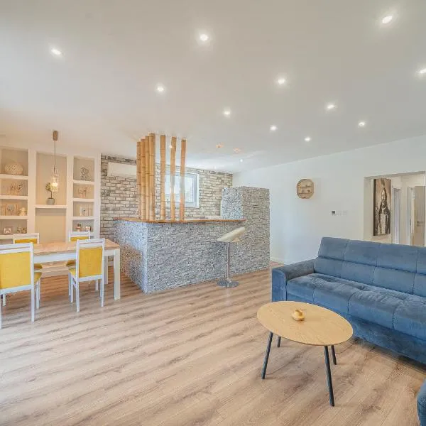 Apartmány Apollo Šírava, hotelli kohteessa Michalovce