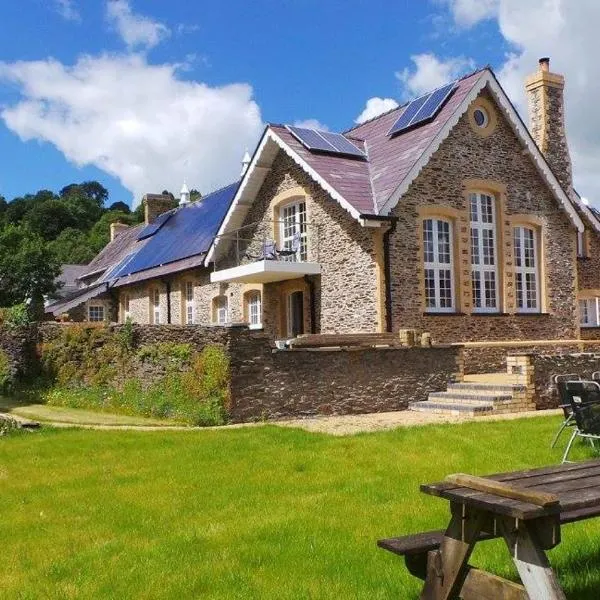 Old School B & B、Llandysulのホテル