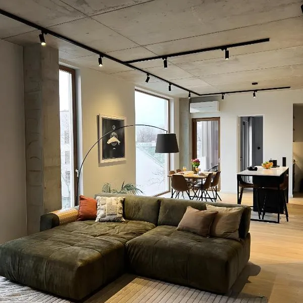 Luxury Penthouse in Best Area, Balcony & Parking โรงแรมในทาลลินน์