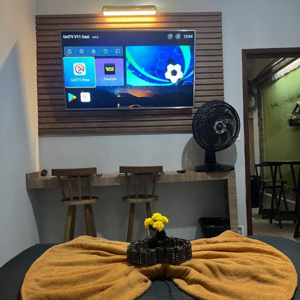 Suíte 103 com frigobar, TV e banheiro privativo - Foto 2