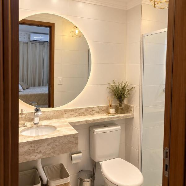Apartamento 2 dormitórios com suíte e ar condicionado, área gourmet, Completo, confortável - Praia Canto do Forte - Avenida Marechal Hermes Nº 984 AP 81 - Foto 3