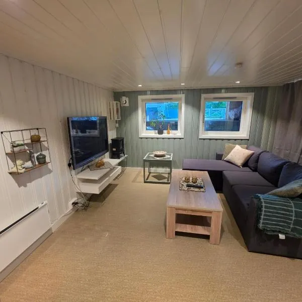 Small apartment near airport, hotel en Bodø