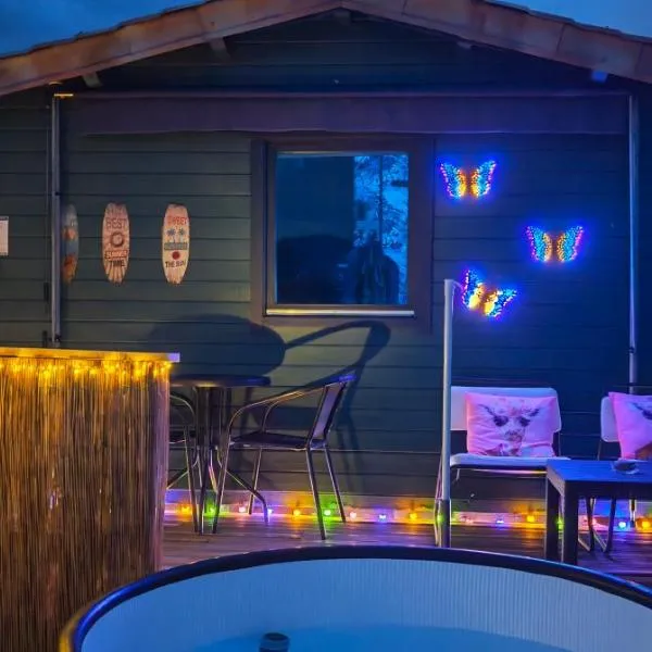 Chalet cosy avec spa et vue imprenable、ル・リュックのホテル