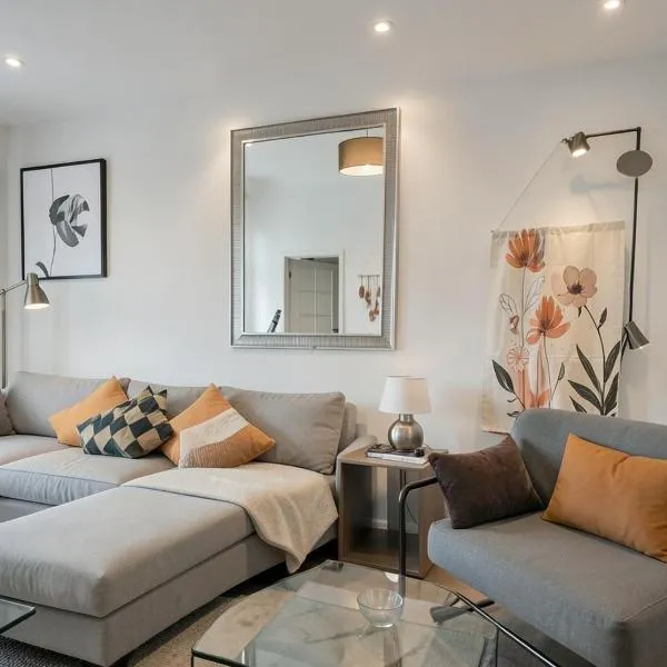 Stylish 2BR in Old Town Gem、リガのホテル