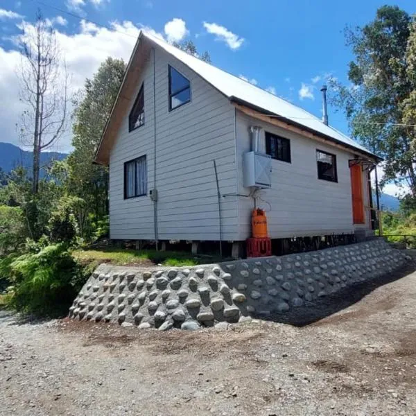 Cabañas & Habitaciones Del Alto, Hotel in Hornopiren