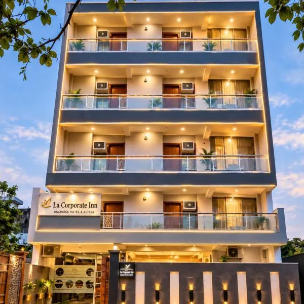Hotel The Vibe BLU EXPO EXPRESSWAY Noida, хотел в Ноида