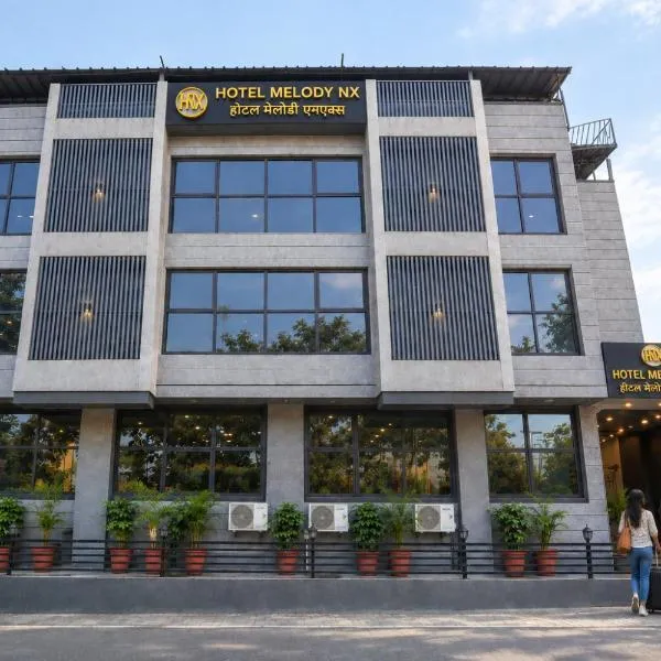 Hotel Melody NX, hotell i Thane