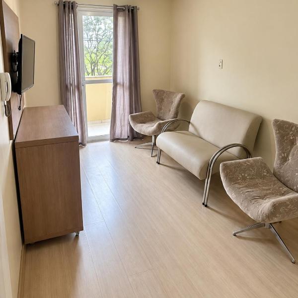 Apartamento com sacada e proximo da universidade