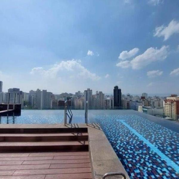 Apartamento para 4 pessoas com garagem e maior piscina de borda infinita de São Paulo