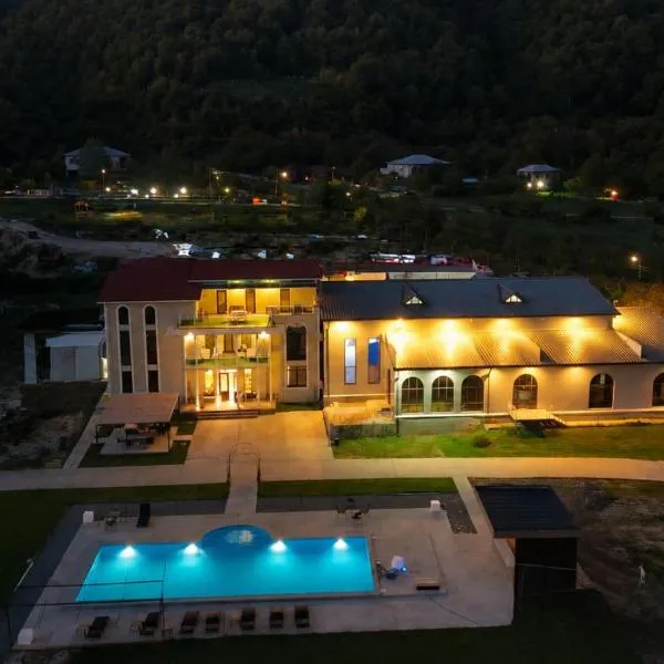 Gonadze Vineyards Hotel, hotel ad Ambrolauri