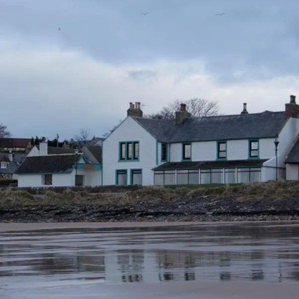 Caledonian House, hotel in Rockfield