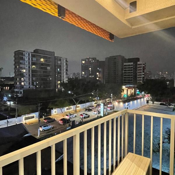 Apartamento em Moema - Varanda e próximo do metrô - Foto 3