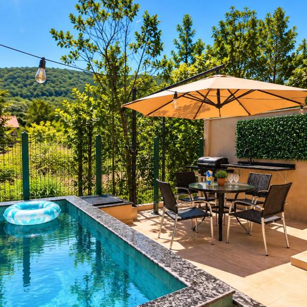 Casa Jade NOVA com piscina privativa em Mariscal, Bombinhas