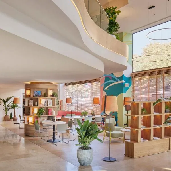 INNSiDE by Meliá Barcelona Apolo، فندق في برشلونة