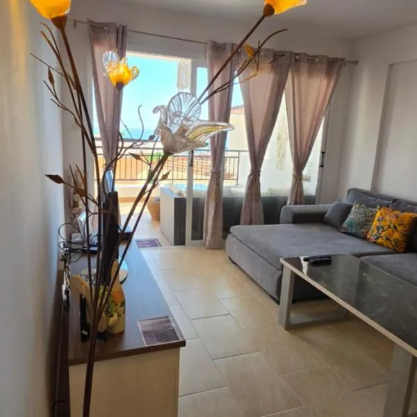 Sea view apartment in Peyia MISTA, hotel u gradu Peyia