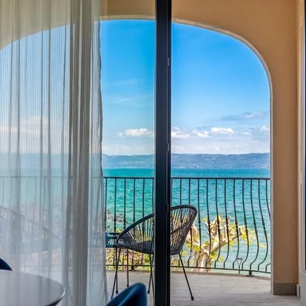 Casa Vacanze Maddalena - Palazzetto sul Lago - Diamante Blu, Hotel in Marta