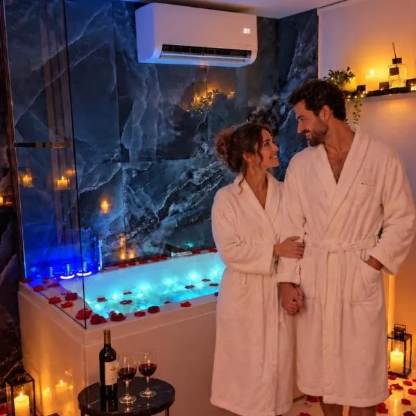 Cocon d Amour Studio avec Jacuzzi Terrasse et Parking Privé, hotel a Nizza