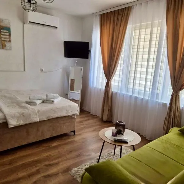 Stan na dan-Studio 10 centar Gradiška, hotel i Gradiška