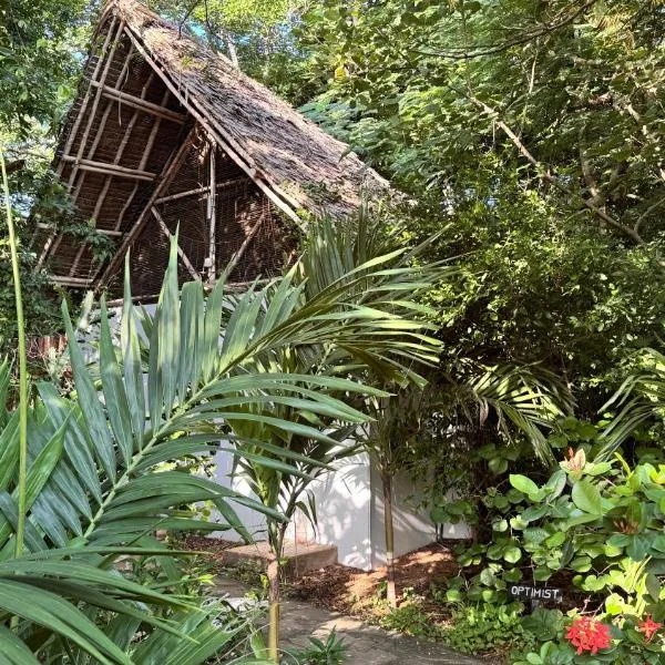 Watamu Beach Cottages B&B، فندق في واتامو