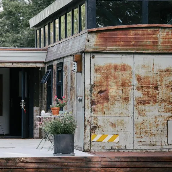 0'Bama - Unique Upcycled Tiny House, hotel i Selgas