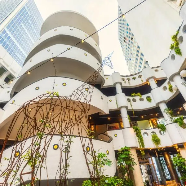 Dancenter Brut Seafront Hotel Tel Aviv، فندق في تل أبيب