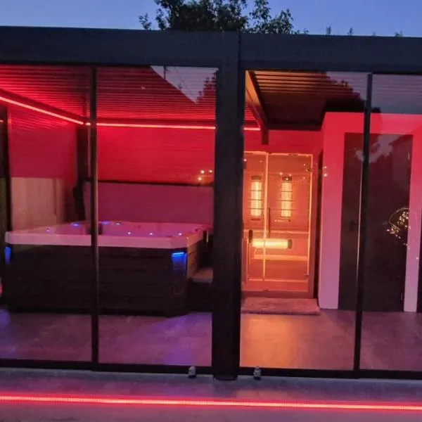 Marco Art Vendégház Jakuzzi, Finn-Infra Sauna - Őszi akció! Már 2 éjszakától ingyenes wellness használat, готель у місті Márkó