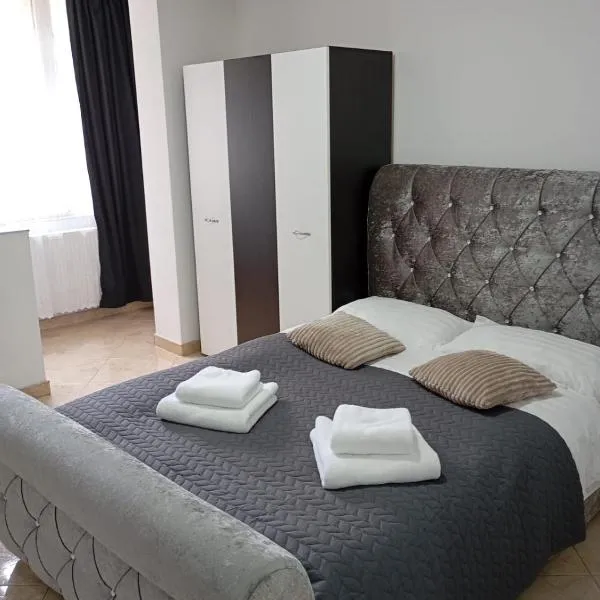 Bîrlad में, होटल White Apartment