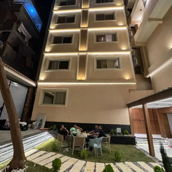 Lamour&pyramids view inn, מלון בקהיר