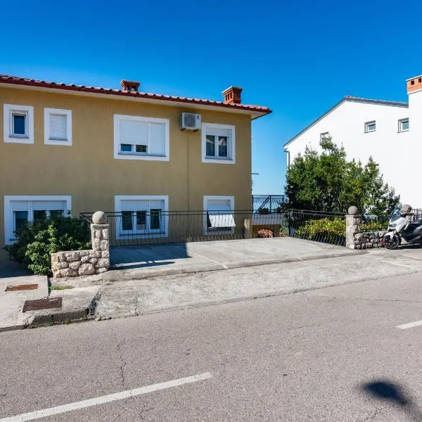 Apartments with parking space Novi Vinodolski - 2416, hotel i Novi Vinodolski