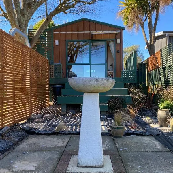Bird Haven Taupo a quiet and private cottage, hotel din Taupo