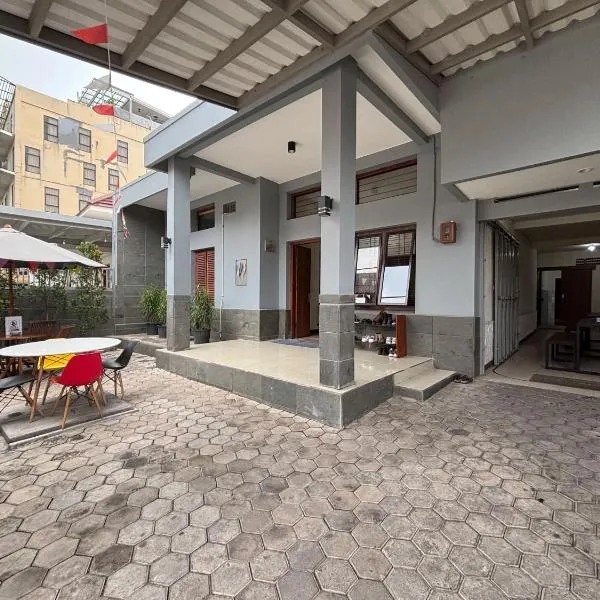 Base Seven Hostel、バンドンのホテル