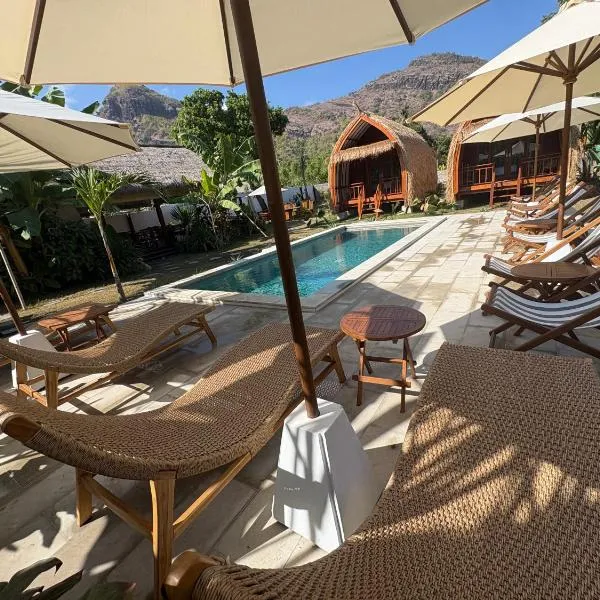 Damai Bungalows, hotel din Maluk