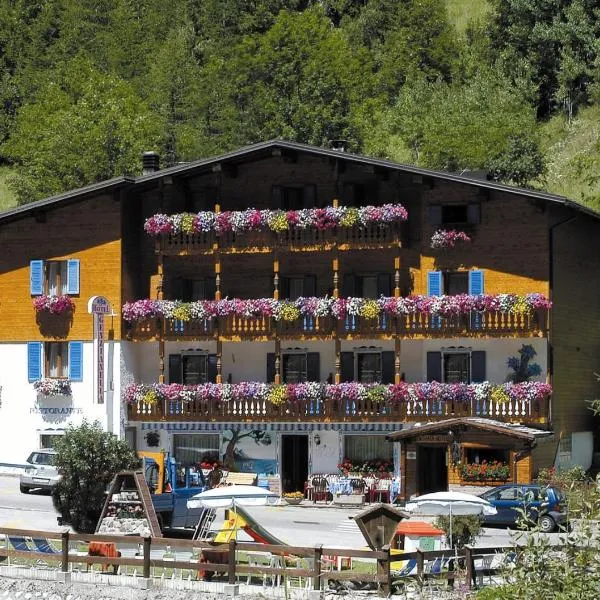 Albergo Genzianella, hotel en Rocca Pietore