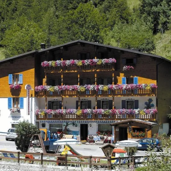 Albergo Genzianella, hotel v destinaci Rocca Pietore