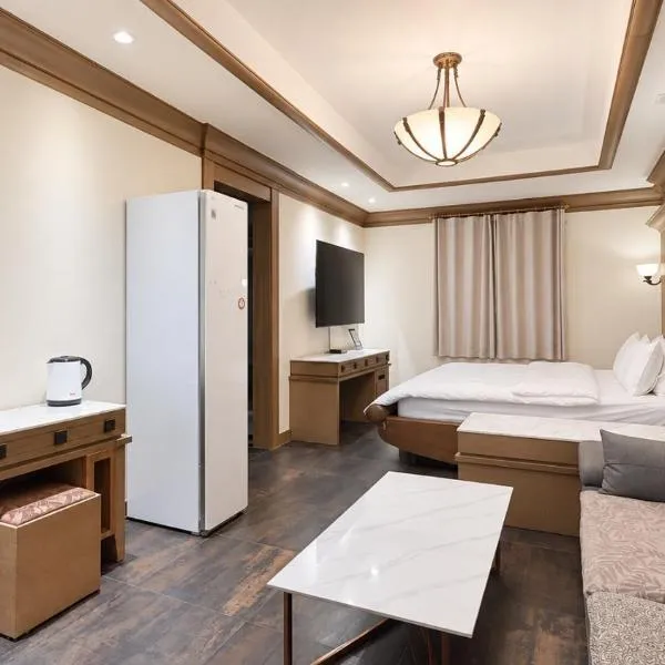 Bucheon SR Hotel, отель в Пучхоне