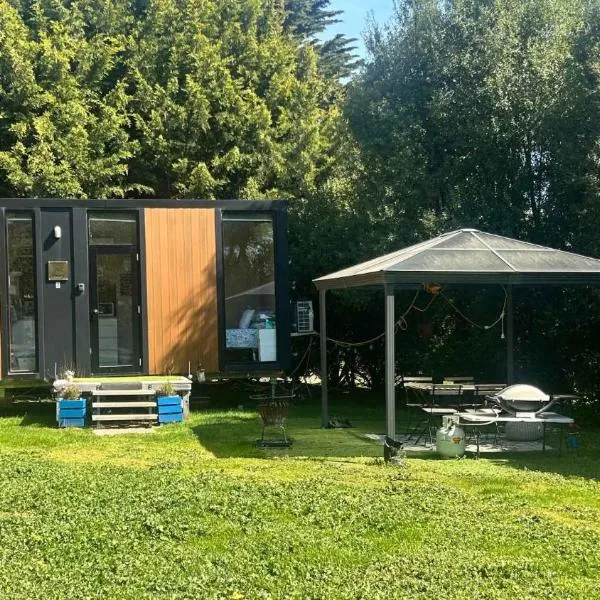 Fassifern Tiny House 2 by Tiny Away, hotel u gradu Lance Field