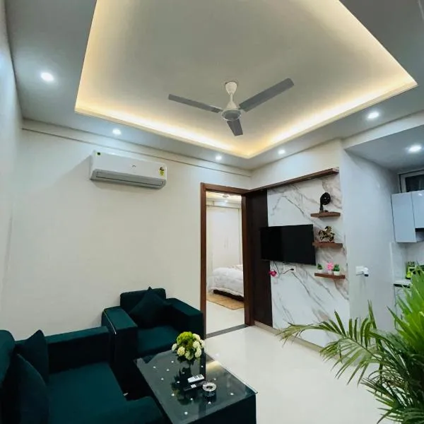 The Lodgers Luxury 1 BHK Apartments Near Golf Course Road Gurgaon, hotel u gradu Gurgaon