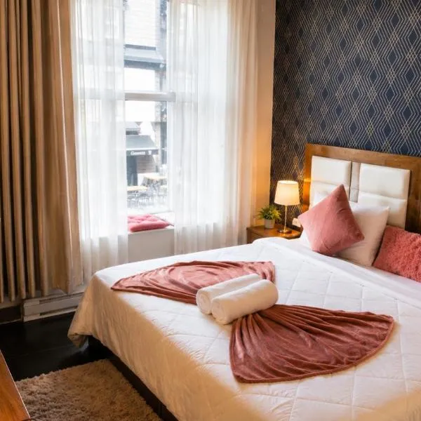Fabulous apartment hotel style in heart of Montreal downtown, hotel i Montreal